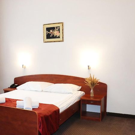 Hotel Lothus Wroclaw Exterior photo