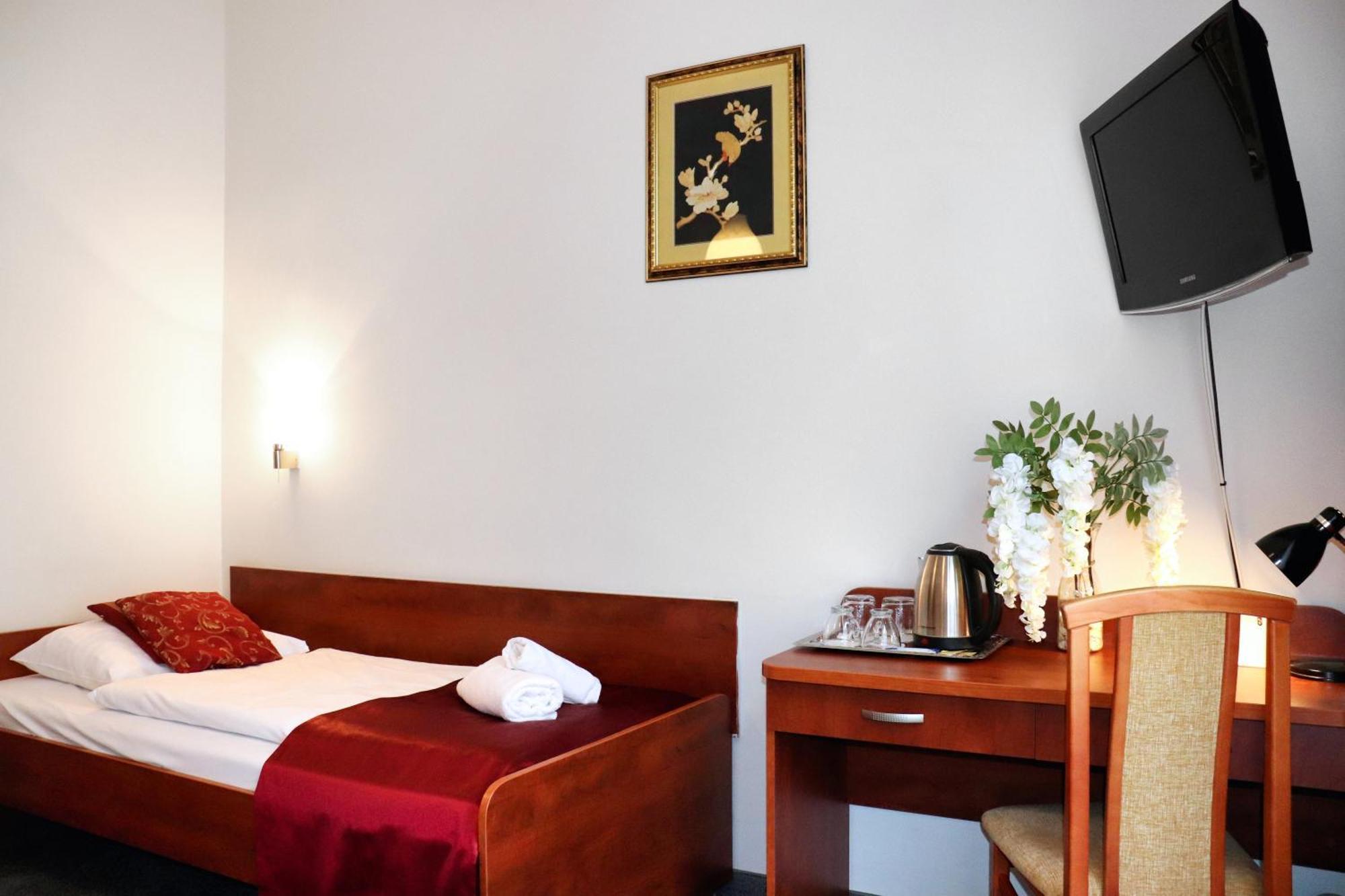 Hotel Lothus Wroclaw Exterior photo