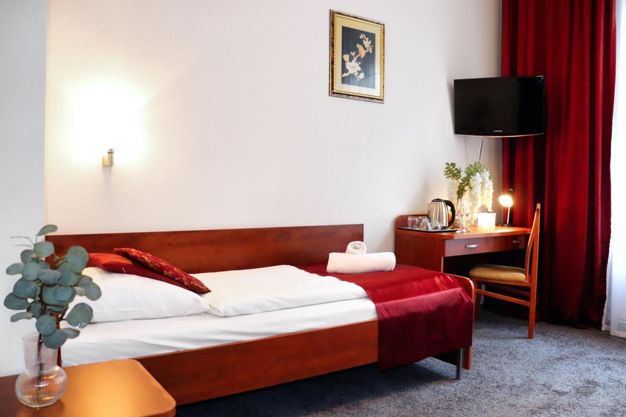 Hotel Lothus Wroclaw Exterior photo