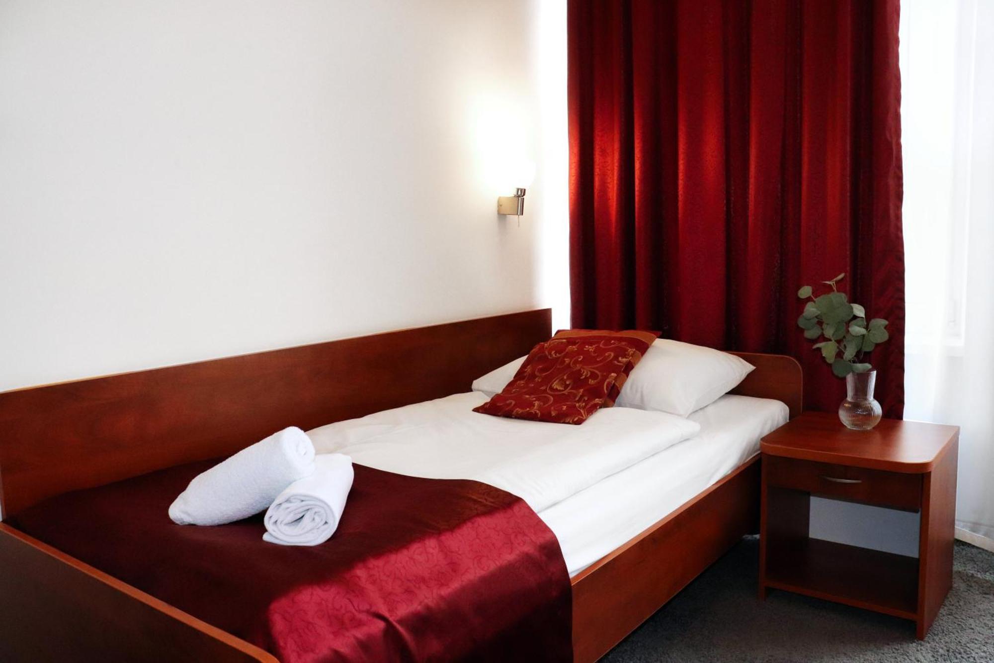 Hotel Lothus Wroclaw Exterior photo