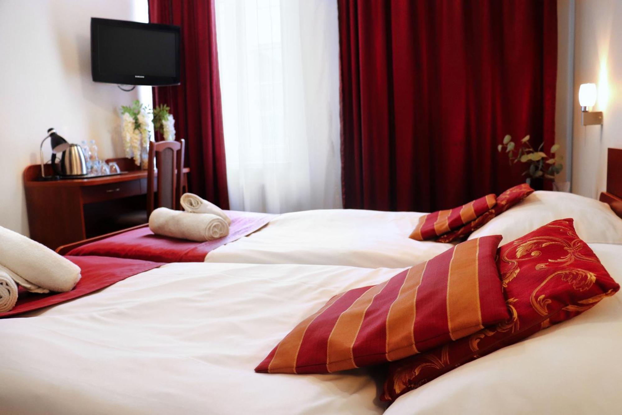 Hotel Lothus Wroclaw Exterior photo
