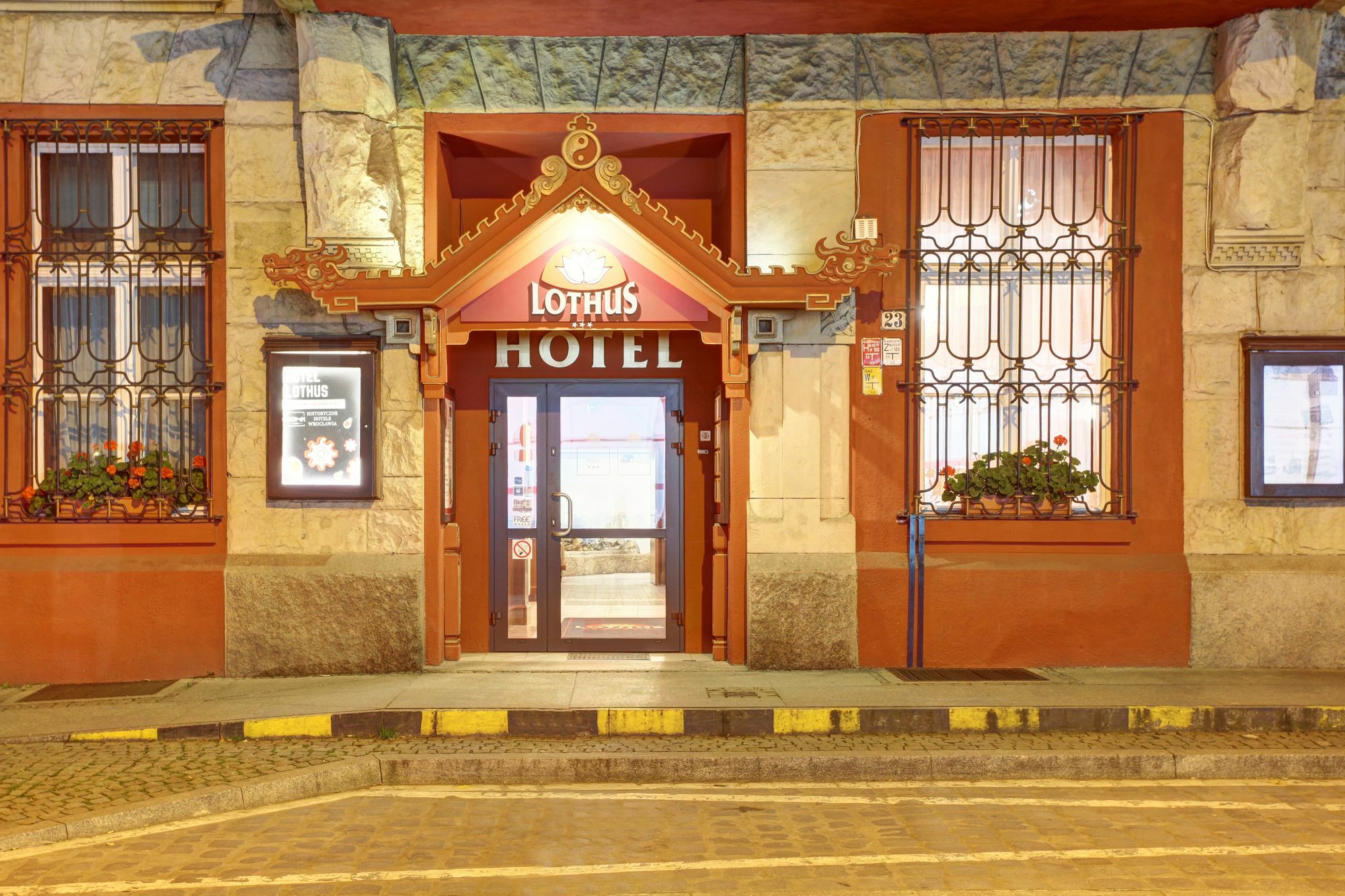 Hotel Lothus Wroclaw Exterior photo